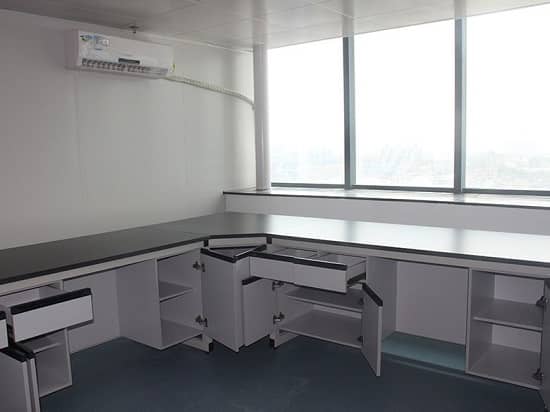 實驗室裝修如何選擇合適的實驗室通風(fēng)柜