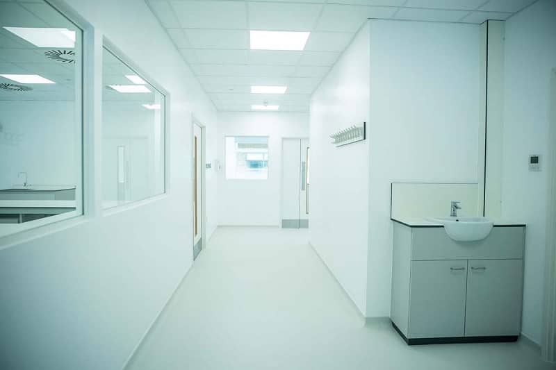 廣東中山萬級潔凈實驗室裝修設計工程