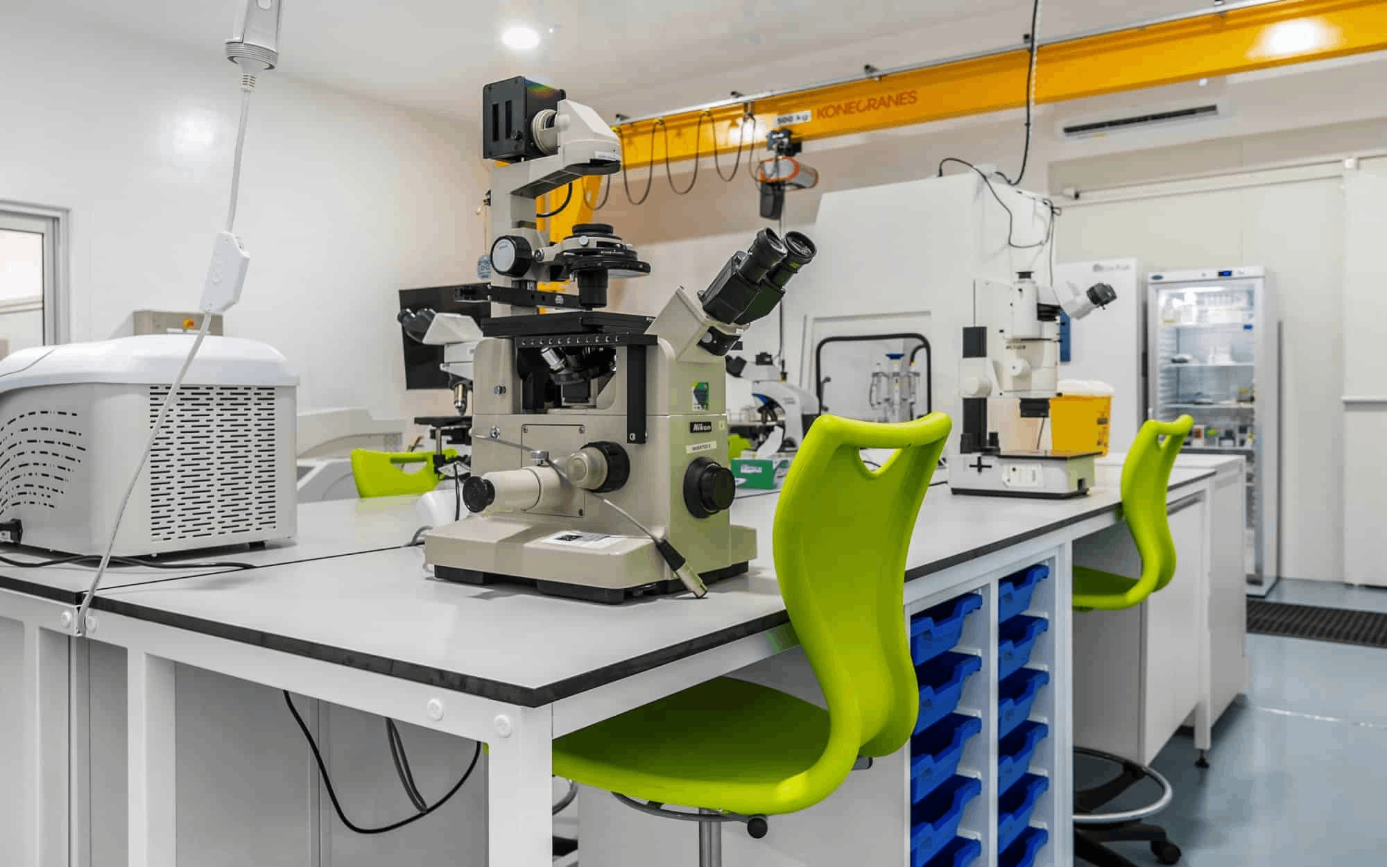 實驗室家具布局秘籍：4 種模塊化組合方案讓空間利用率翻倍